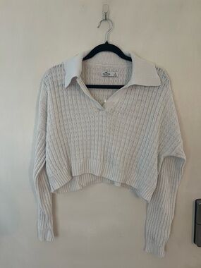 Hollister White Knit Cropped V-Neck Polo Sweater
